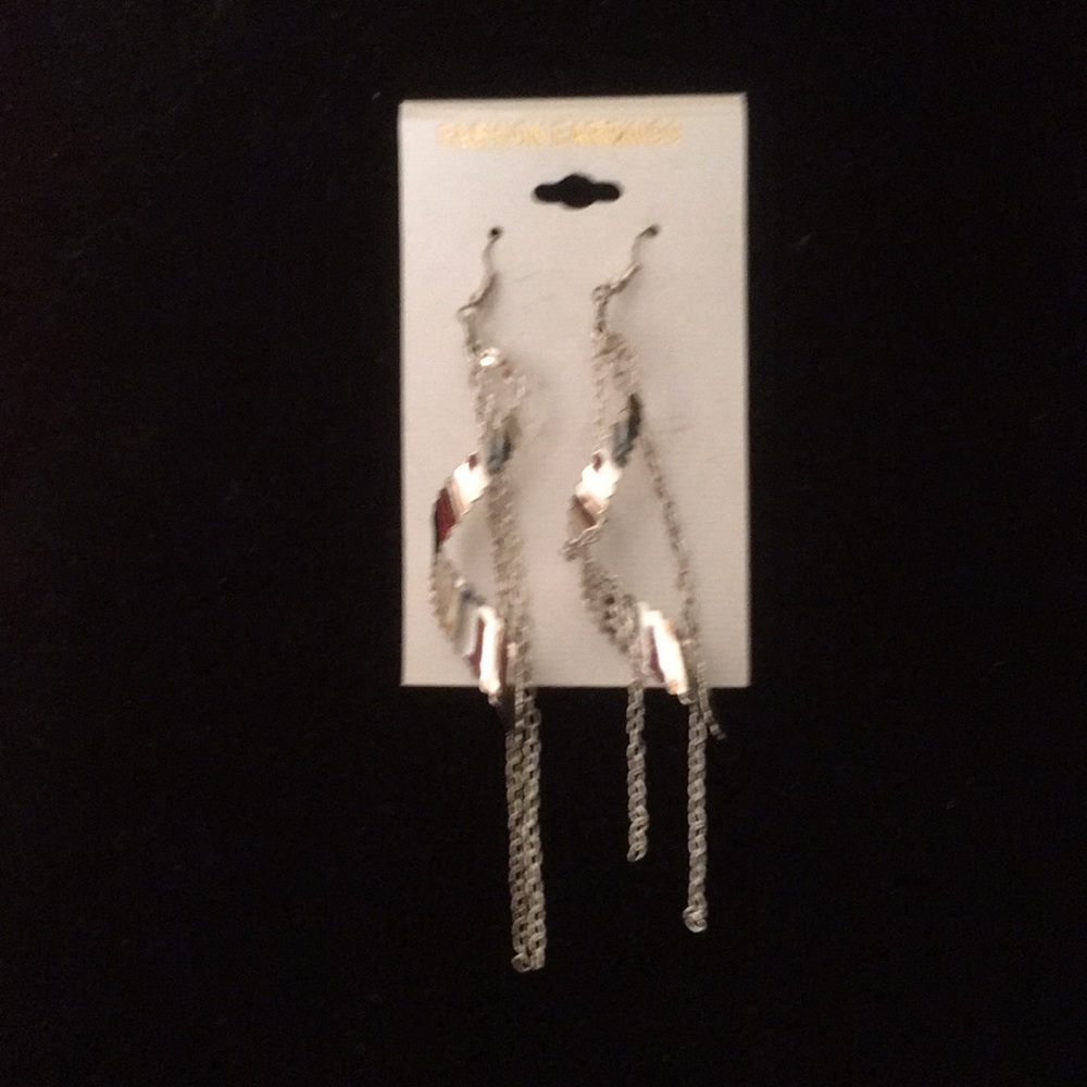 Silver tone  Fashion Earrings Dangling
